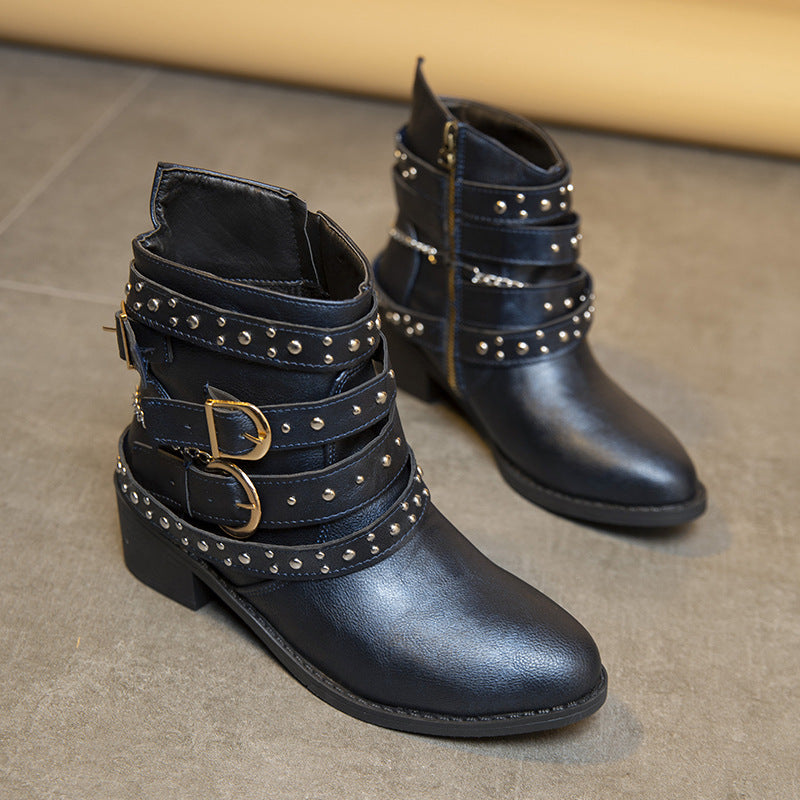 Damen modische Stiefeletten mit verzierten Riemen und Kettenelementen Stalluxe