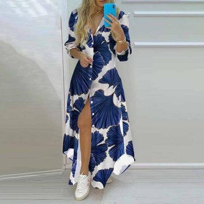 Damen Maxikleid mit angesagtem Zeitungsdruck und praktischem Schlitz Stalluxe