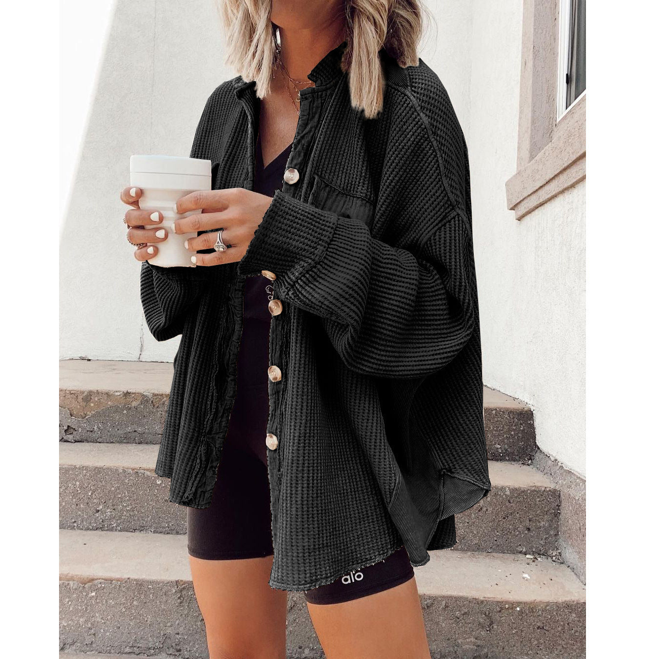 Damen Lässige Waffle-Strickjacke mit praktischen Taschen und Knopfdetails Stalluxe