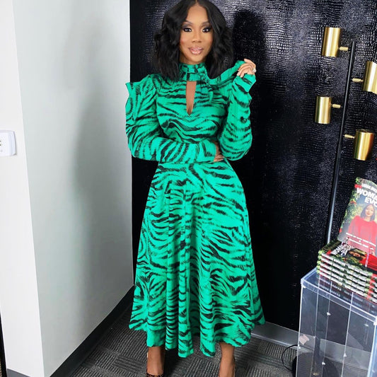 Damen Midikleid mit hochgeschlossenem Kragen und asymmetrischem Schnitt Stalluxe