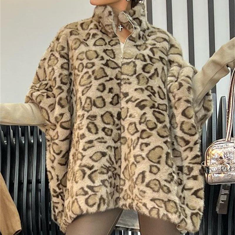Damen Kuschel-Fleece-Poncho im Leopardenmuster Stalluxe