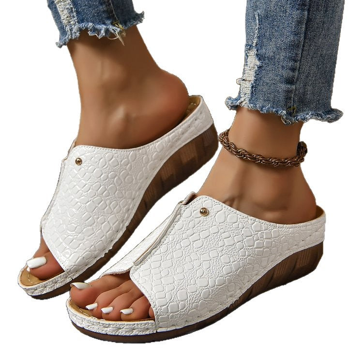 Damen Wedge-Pantoletten mit elegantem Kroko-Prägung und gepolstertem Fußbett Stalluxe