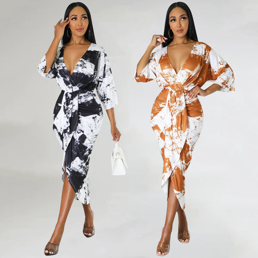 Damen Maxikleid im eleganten Wickelstil mit auffälligem Marmorprint Stalluxe