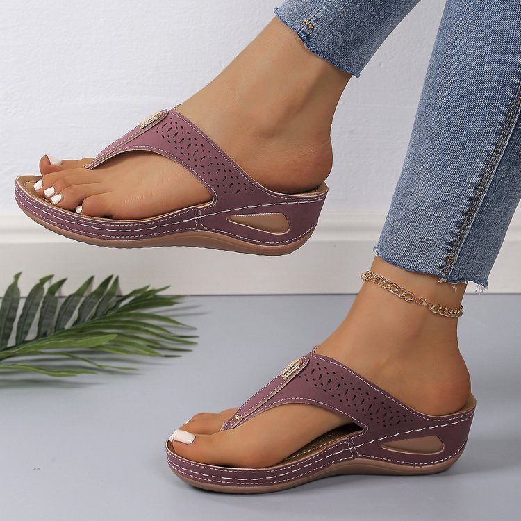 Damen modische und komfortable Flip-Flops mit einzigartiger Perforierung Stalluxe