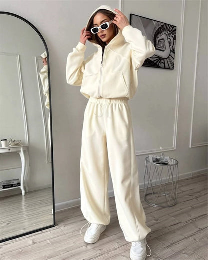 Damen sportliches Freizeitjacken- und Hosen-Set mit trendy Schnitt und elastischem Bund Stalluxe