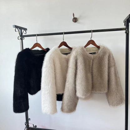 Damen Elegante und stilvolle Jacke aus Kunstfell Stalluxe