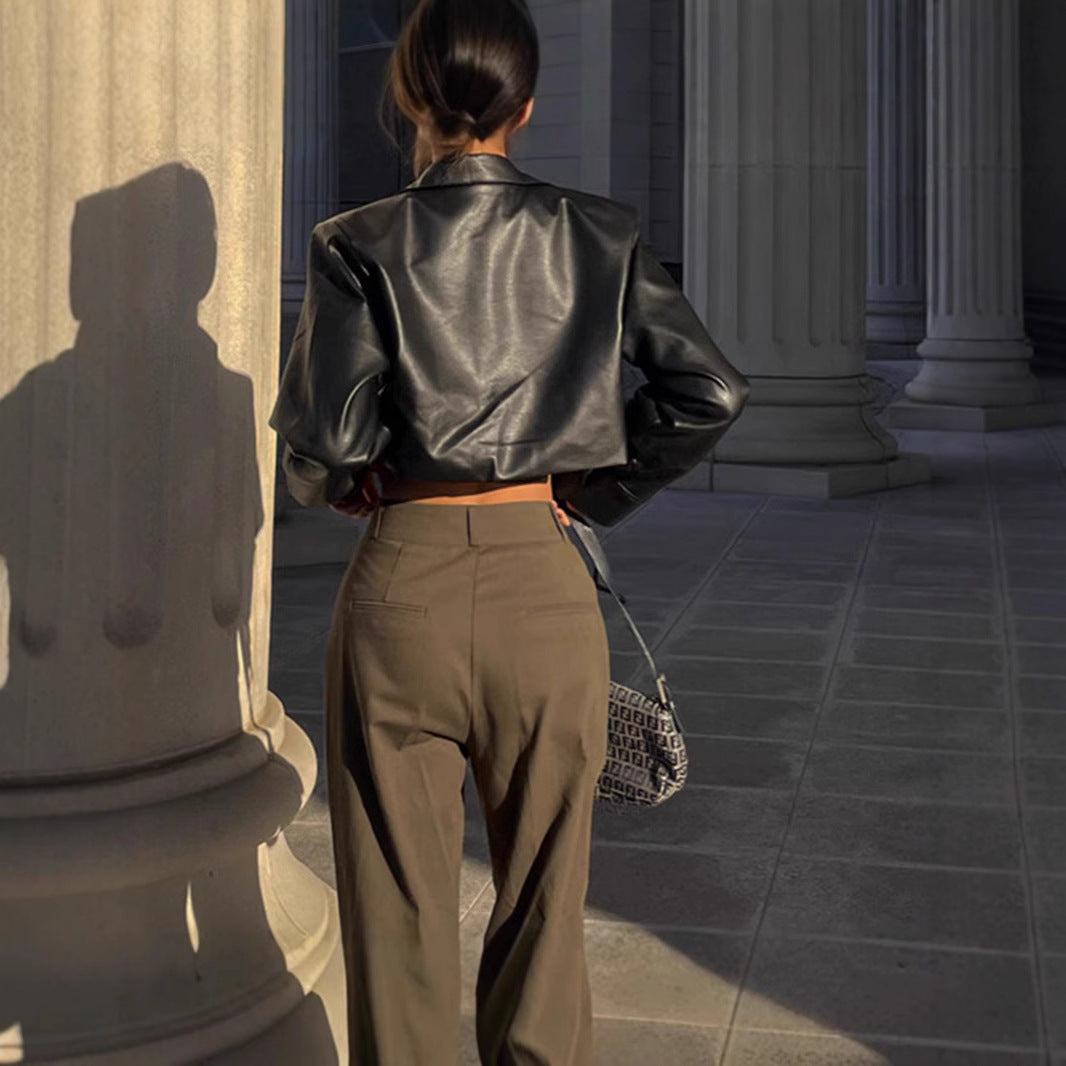 Damen Modische Cropped-Lederjacke mit Brusttaschen Stalluxe