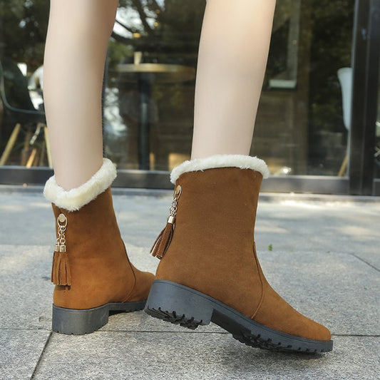 Damen Winterliche Stiefel mit weichem Kunstfellkragen und trendigen Fransenapplikationen Stalluxe