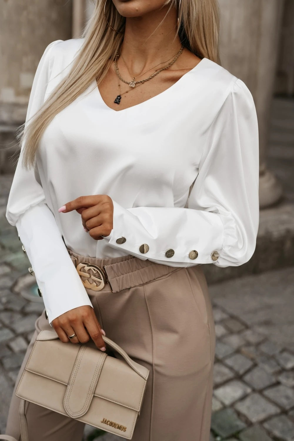 Damen Bluse mit modischen Puffärmeln und dekorativen Knopfdetails Stalluxe