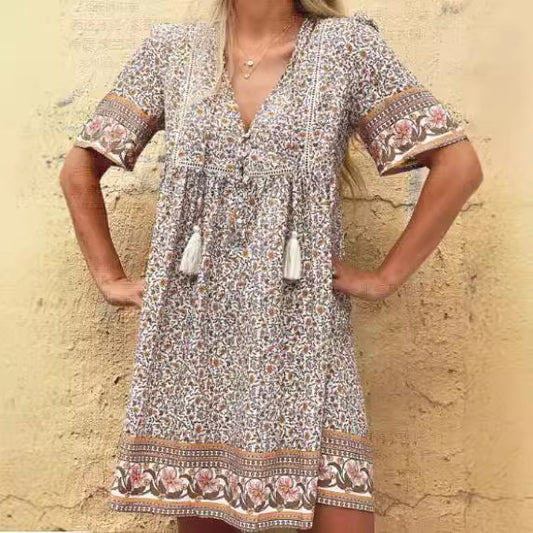 Damen Kurzarm Kleid mit floralen Details und verspielten Quasten Stalluxe