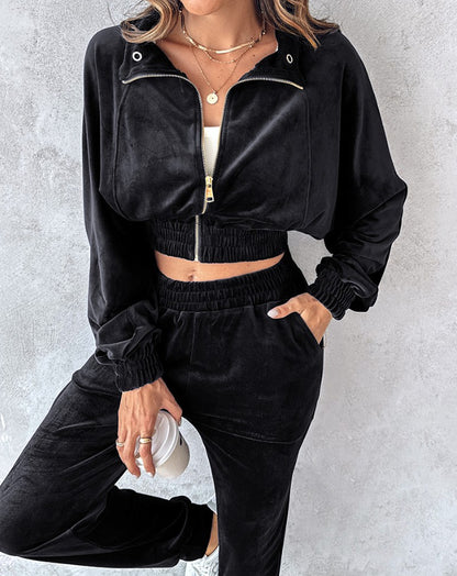 Damen Sportliches Set aus hochwertigem Samt mit cropped Jacke und bequemen Pants Stalluxe