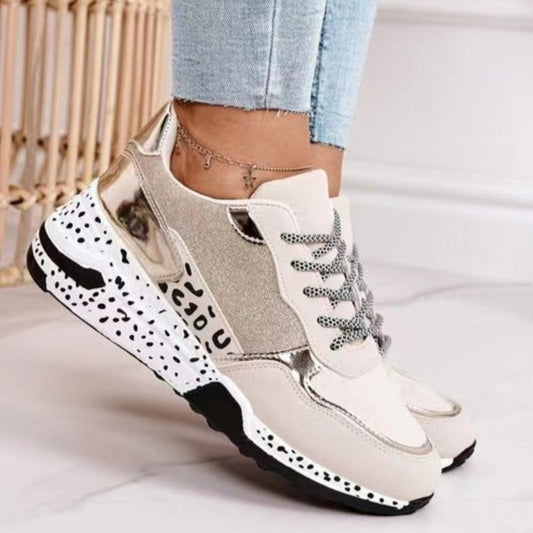 Damen Sportliche Sneakers mit glänzenden Akzenten und rutschfester Sohle Stalluxe