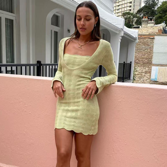 Damen Strickkleid mit tiefem V-Ausschnitt und schickem Wellensaum Stalluxe