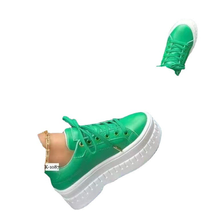 Damen Chunky Sneakers mit hohem Plateau und metallischen Akzenten Stalluxe