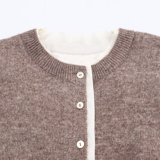 Damen lässige Strickjacke mit Rundhalsausschnitt und Knopfdetails Stalluxe