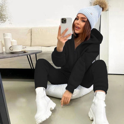 Damen bequemer Fleece-Jumpsuit mit Kapuze und seitlichem Reißverschluss Stalluxe