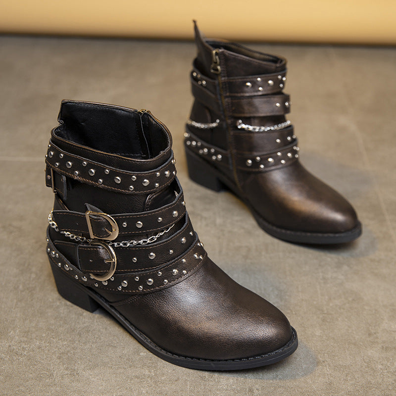 Damen modische Stiefeletten mit verzierten Riemen und Kettenelementen Stalluxe