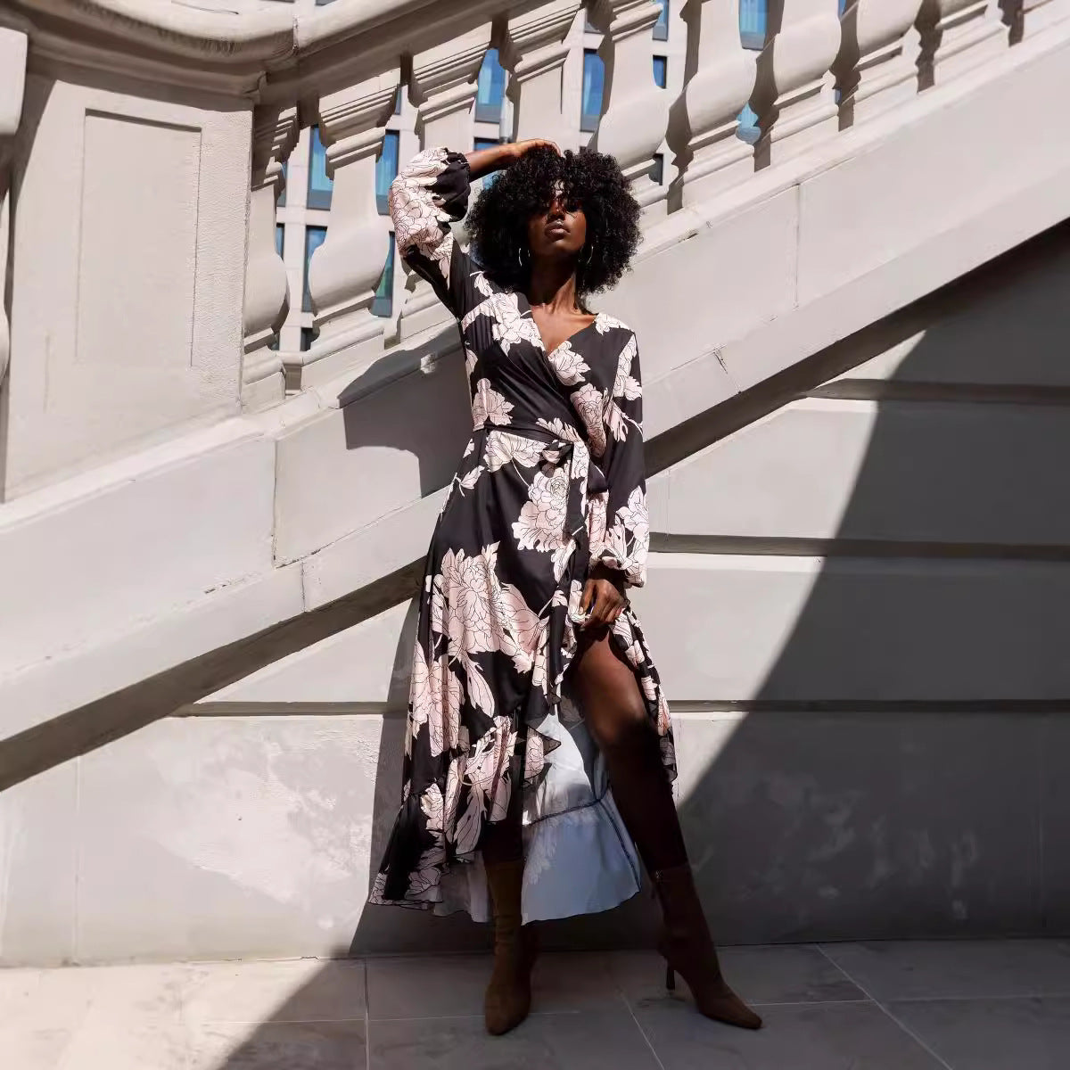 Damen Maxikleid mit Rüschendetails und asymmetrischem Saum Stalluxe