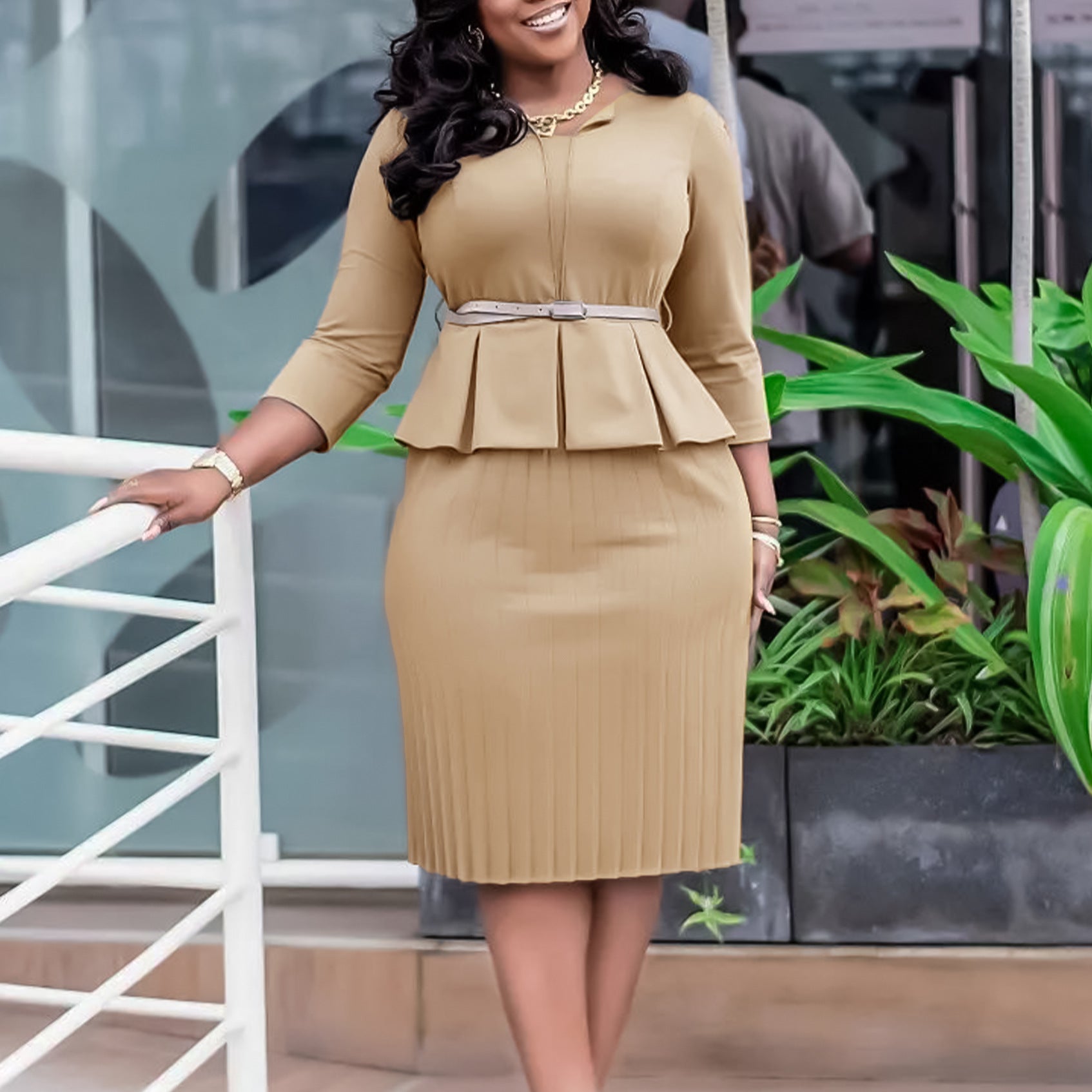 Damen Elegantes Peplum Kleid mit eingearbeitetem Taillengürtel und strukturiertem Rock Stalluxe