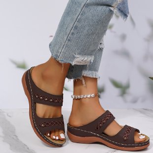 Damen Komfortable Clogs mit eleganter Stickerei Stalluxe