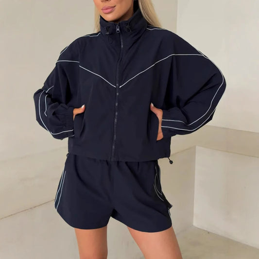 Damen sportlicher Zweiteiler mit cropped Jacke und Shorts Stalluxe