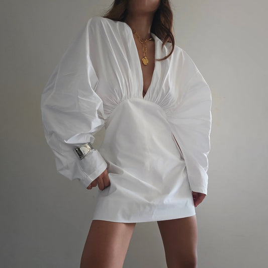 Damen Wickelkleid mit innovativem V-Ausschnitt und voluminösen Ärmeln Stalluxe