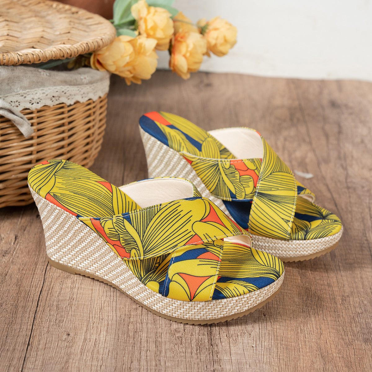 Damen Wedge-Sandalen mit floralem Design und rutschfester Sohle Stalluxe