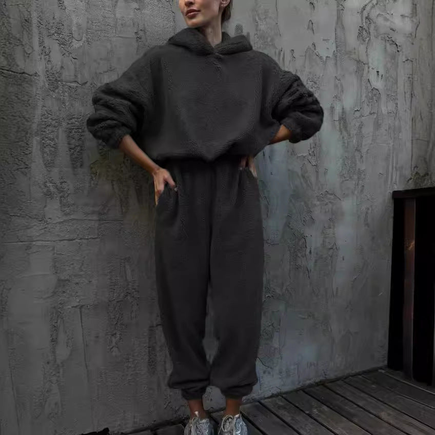 Damen kuscheliger Fleece-Jumpsuit mit elastischen Bündchen und Kapuze Stalluxe