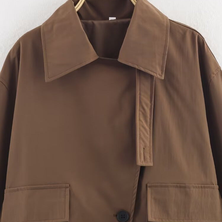 Damen lässige Utility-Jacke mit praktischen Pattentaschen und elegantem Stehkragen Stalluxe