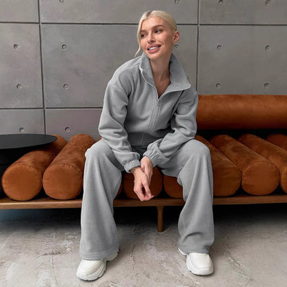 Damen bequemer Fleece-Jogginganzug mit hochschließendem Reißverschluss und weitem Schnitt Stalluxe