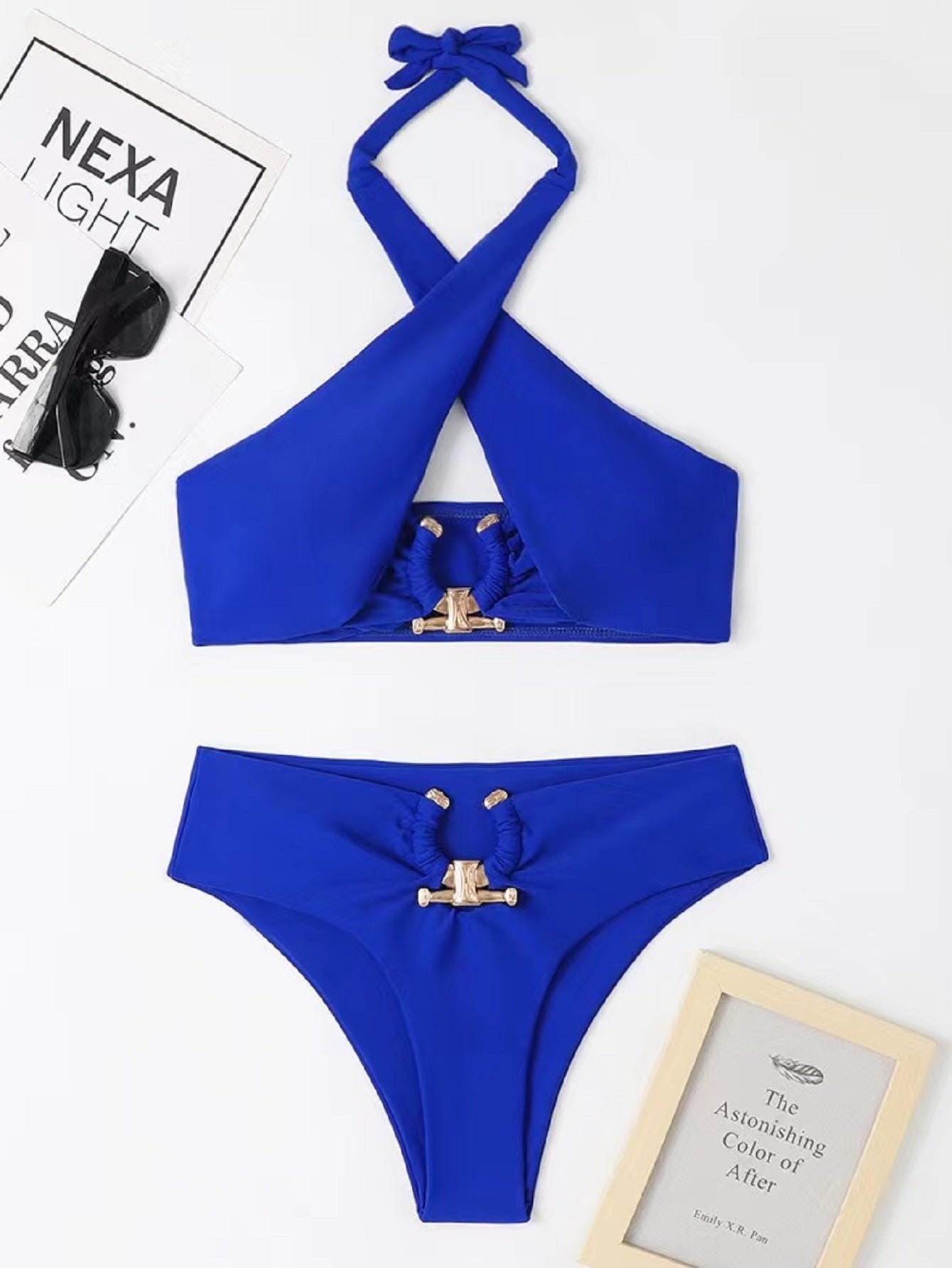 Damen Bikini-Set mit raffinierten Knoten-Details und goldenen Akzenten Stalluxe
