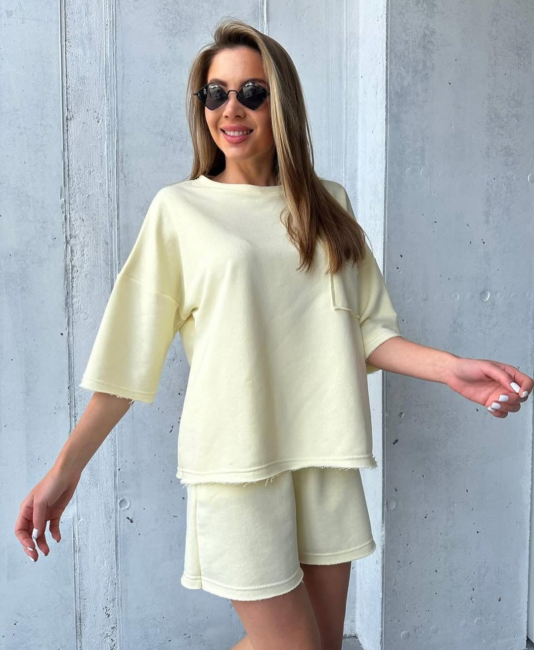 Damen lässiges Lounge-Set aus atmungsaktivem Material mit oversized T-Shirt und Shorts Stalluxe