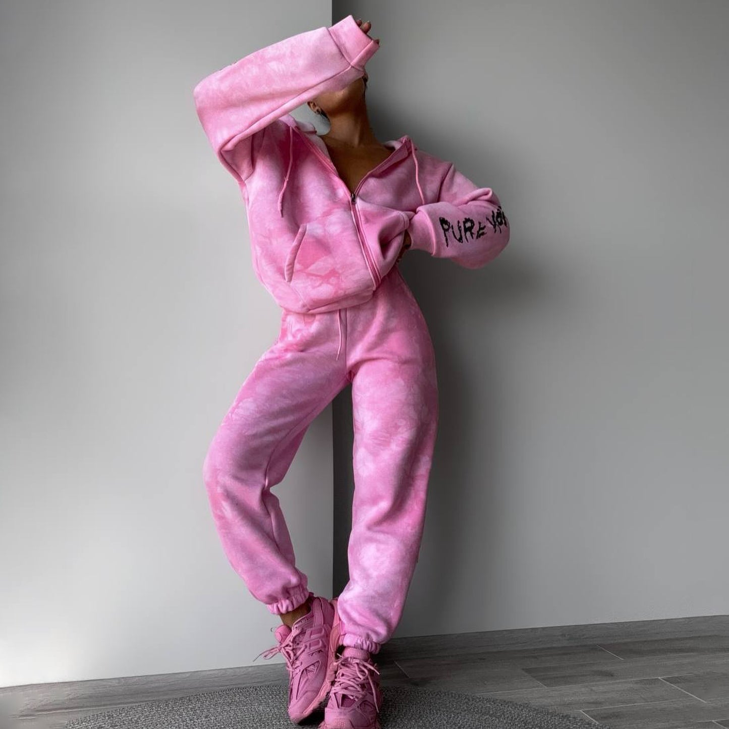 Damen Kapuzenanzug mit sportlichen Akzenten und lässigem Schnitt Stalluxe