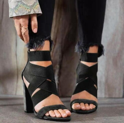 Damen Sandalen mit eleganten Riemen und Blockabsatz Stalluxe