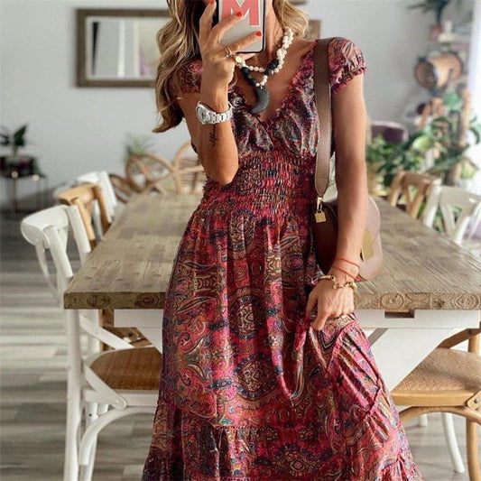 Damen Maxikleid mit tiefem V-Ausschnitt und femininem Muster Stalluxe