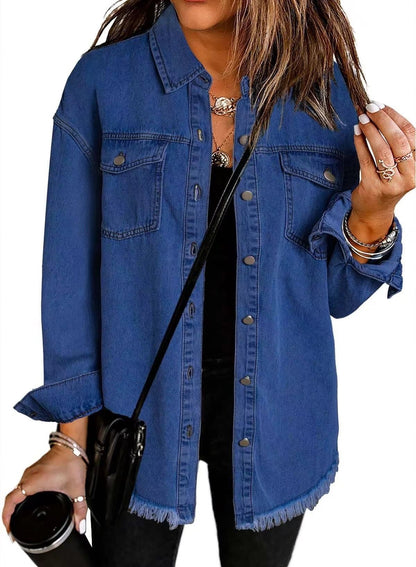 Damen lässige Jeansjacke mit fransigen Säumen und aufgesetzten Taschen Stalluxe