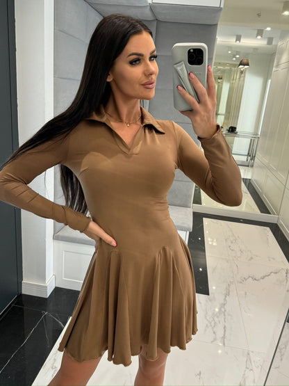 Damen Sportliches Polo-Kleid mit schwingendem Rock und langen Ärmeln Stalluxe