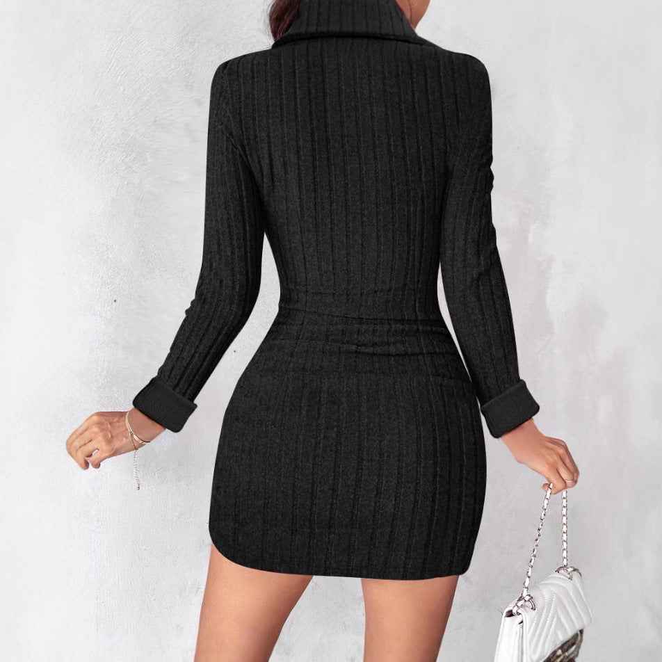 Damen Wickelkleid mit strukturiertem Design und eleganten Knopfdetails Stalluxe