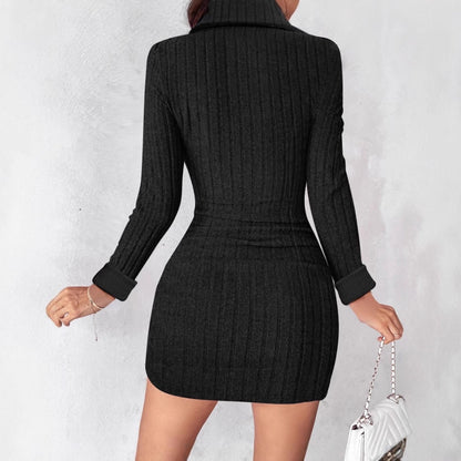 Damen Wickelkleid mit strukturiertem Design und eleganten Knopfdetails Stalluxe