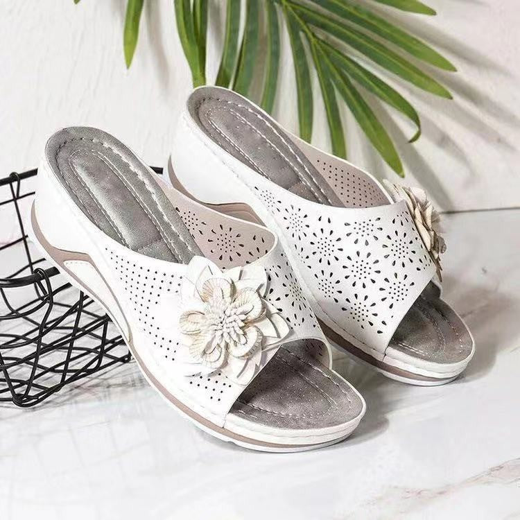 Damen modische Sandaletten mit floralen Details und komfortabler Sohle Stalluxe