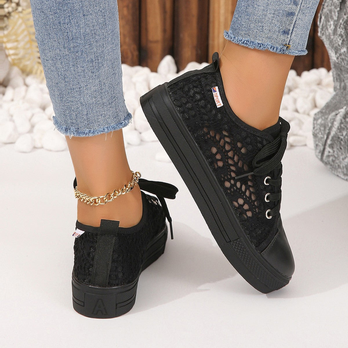 Damen Atmungsaktive Lace-Up Sneakers mit dekorativem Lochmuster Stalluxe