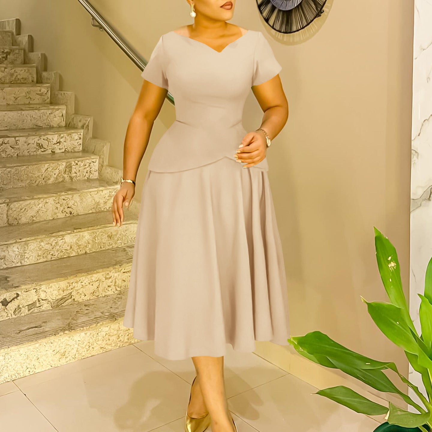 Damen Elegantes Maxikleid mit tailliertem Oberteil und fließendem Rock Stalluxe