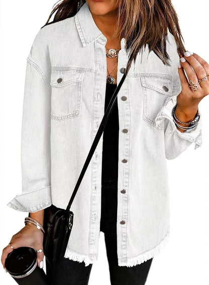 Damen lässige Jeansjacke mit fransigen Säumen und aufgesetzten Taschen Stalluxe