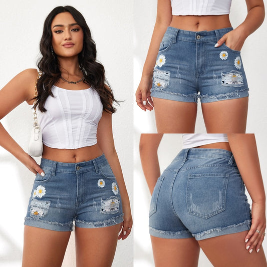 Damen Jeansshorts mit auffälligen Blumenstickereien und lässigem Saum Stalluxe