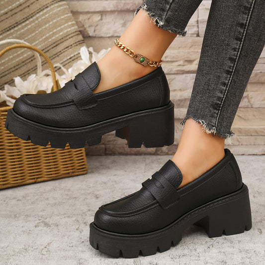 Damen Plateauslipper mit rutschfester Profilsohle und modischem Design Stalluxe