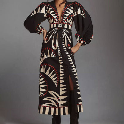 Damen Maxikleid mit ausgefallenem geometrischem Muster und eleganter Knopfleiste Stalluxe
