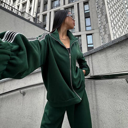 Damen modisches Fleece-Loungewear-Set mit hohem Kragen und praktischen Taschen Stalluxe