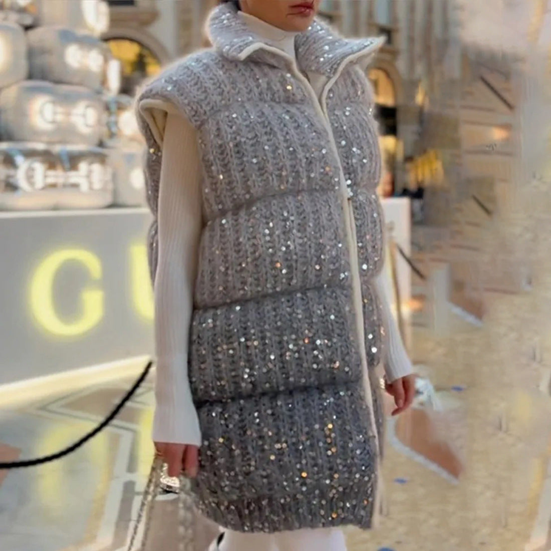 Damen Steppweste mit eleganten Pailletten-Details und hohem Kragen Stalluxe