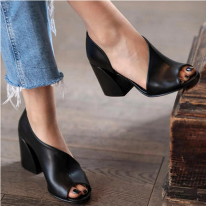 Damen Peeptoe High Heel Sandalen mit elegantem Schnitt und robustem Blockabsatz Stalluxe