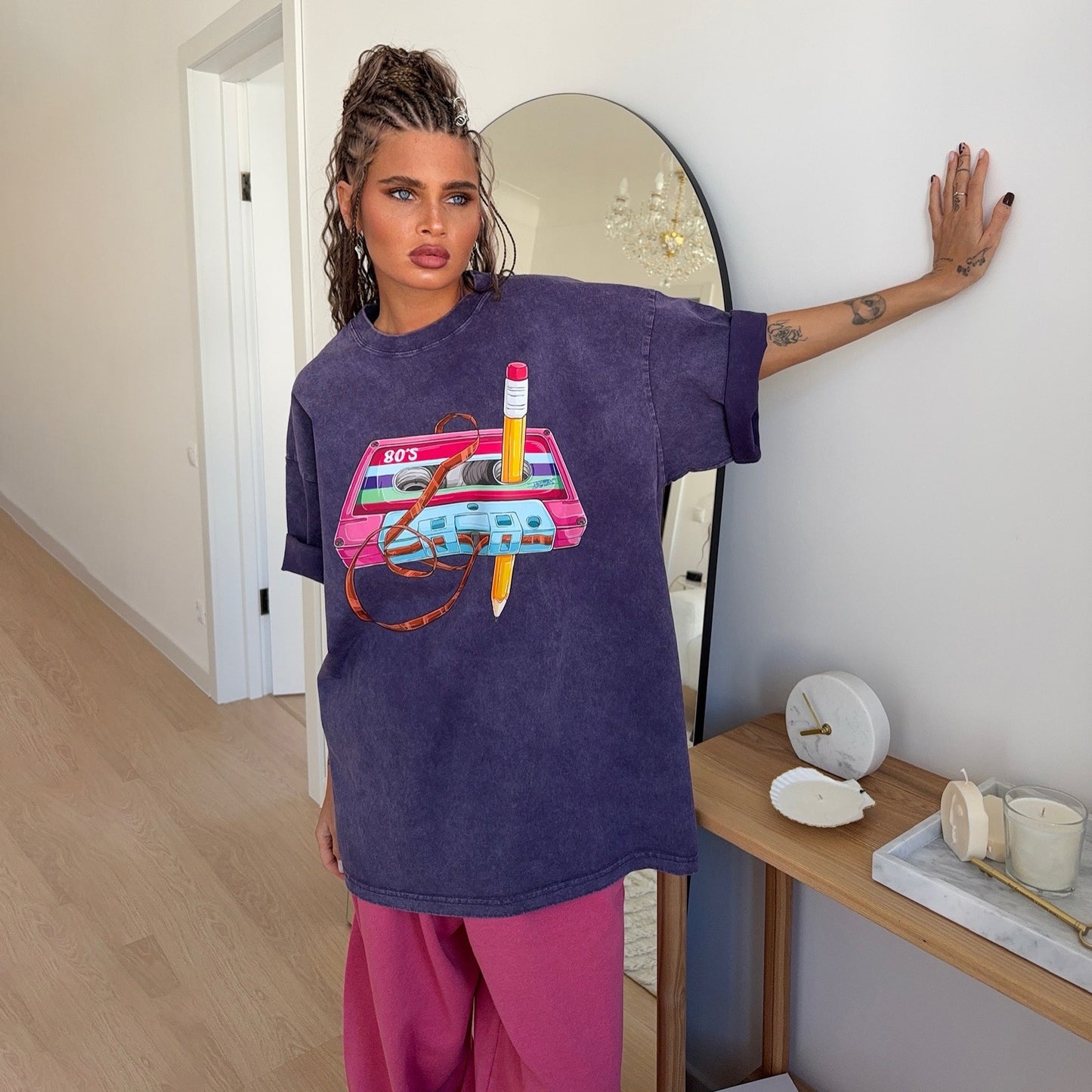 Damen Oversized T-Shirt mit kreativem 80er-Jahre Grafikdesign Stalluxe Lila